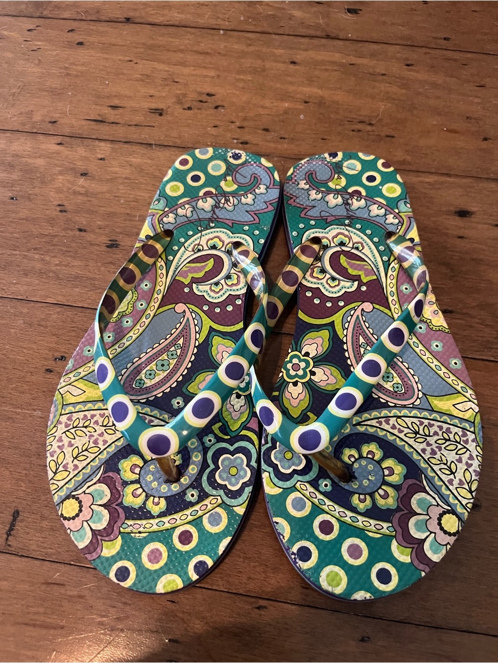 Vera Bradley Green Paisley Printed Flip Flop Sandals Size 8